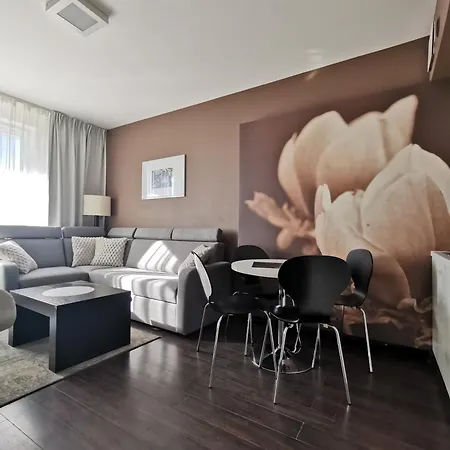 Prywatny Salon Z Aneksem Kuchennym, Sypialnia W Diva *