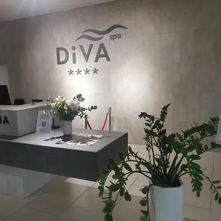 Apartman Prywatny Salon Z Aneksem Kuchennym, Sypialnia W Diva