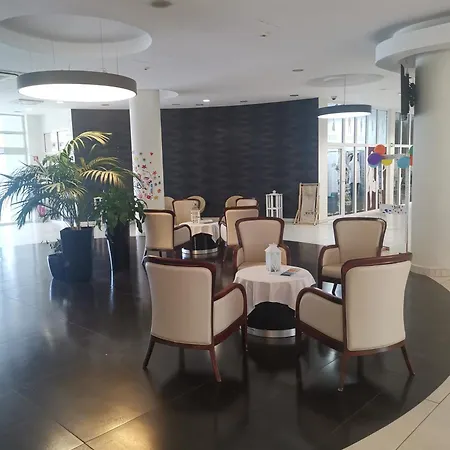 Prywatny Salon Z Aneksem Kuchennym, Sypialnia W Diva * Kołobrzeg