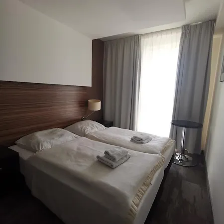 Prywatny Salon Z Aneksem Kuchennym, Sypialnia W Diva * Kołobrzeg