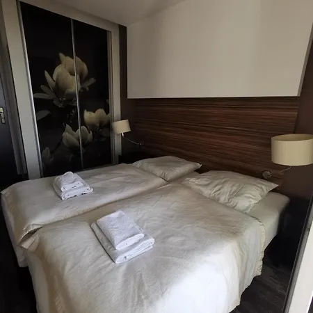 Apartman Prywatny Salon Z Aneksem Kuchennym, Sypialnia W Diva *