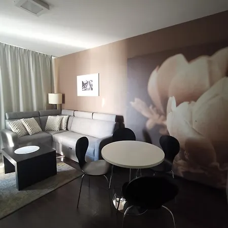 Apartman Prywatny Salon Z Aneksem Kuchennym, Sypialnia W Diva Kołobrzeg