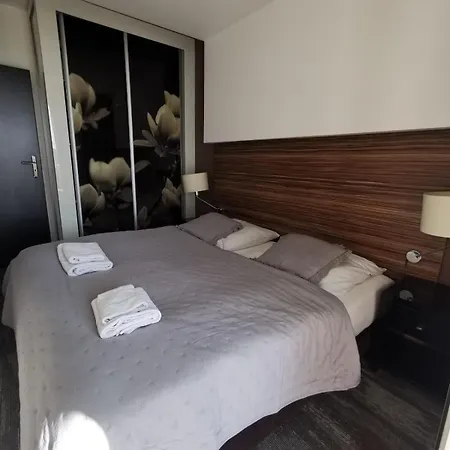Prywatny Salon Z Aneksem Kuchennym, Sypialnia W Diva Apartman Kołobrzeg